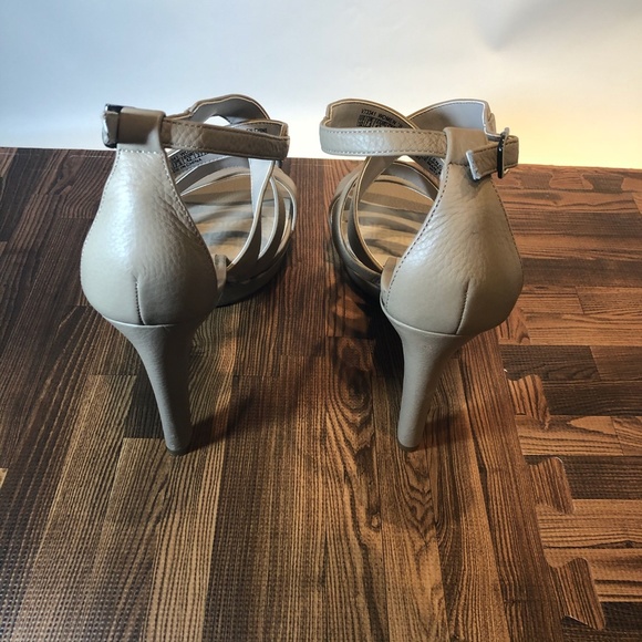 Rockport: Janae Multi Strap 10M Doeskin - Picture 3 of 8